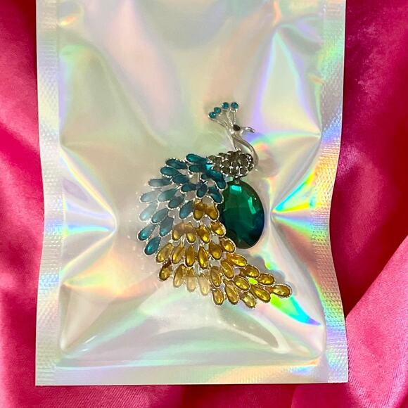 NEW Women's Peacock Brooch Pin Multicolor Rhinestones Sparkly Pendant Brooch - Picture 2 of 3